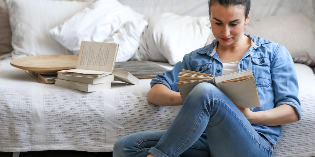 Μπορεί η ανάγνωση βιβλίων να επηρεάσει τον τρόπο που γράφουμε